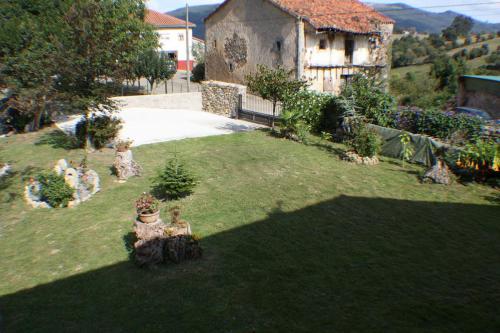 Jardín y aparcamiento
